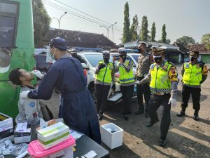 Tes Acak Rapid Antigen di Terminal Demak
