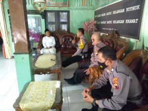 Sambang Toga, Satbinmas Polres Demak Sampaikan Pesan Kamtibmas