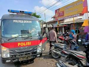 Sosialisasi 5M, Pasar Tradisional Jadi Sasaran Woro Woro Anggota Satbinmas