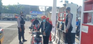 Anggota Sabhara Berikan Pemahaman Kepada Masyarakat Pentingnya Jalankan Protokol Kesehatan