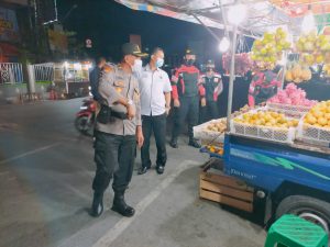Persuasif, Humanis Cara Petugas Gelar Operasi Yustisi dan Bagi-bagi Masker