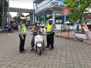 Disiplinkan Warga, Satgas Covid-19 Demak Gelar Operasi Yustisi dan Bagikan Masker