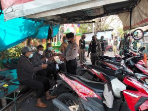 Mencegah Penularan Covid-19, Sat Samapta Berikan Imbauan Prokes Kepada Tukang Ojek