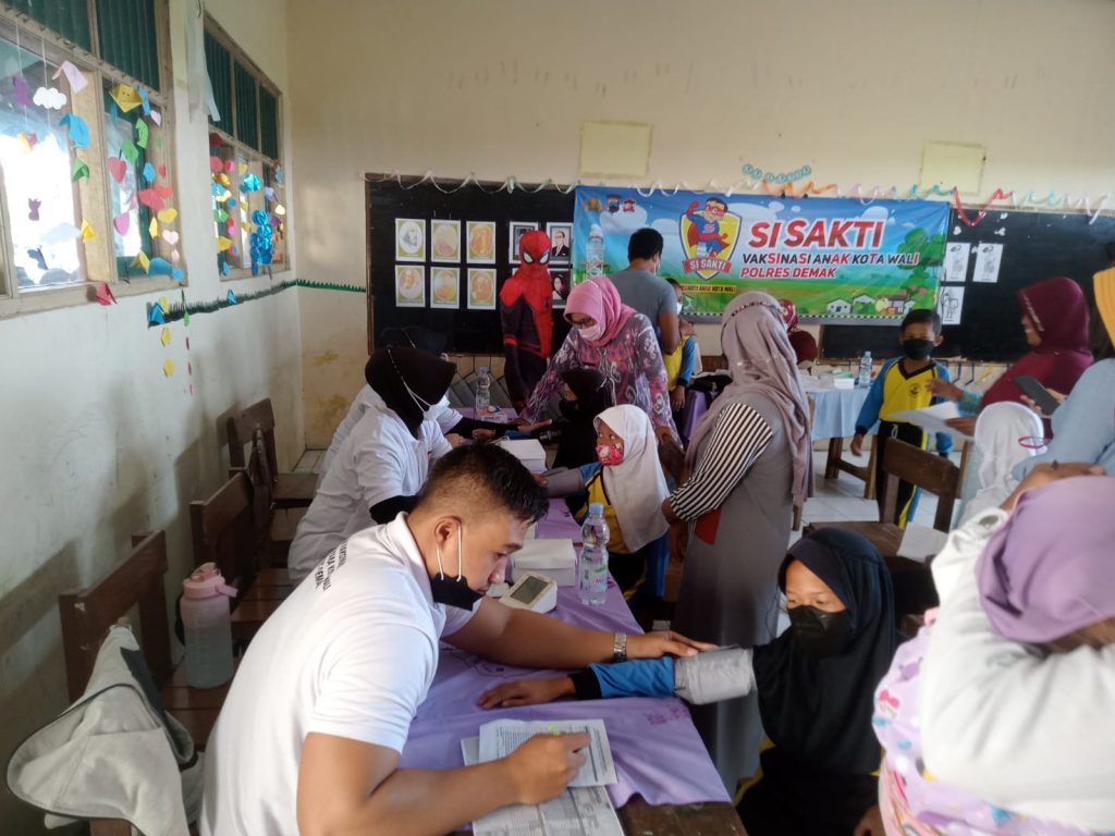 Polres Demak Bantu Percepat Vaksinasi