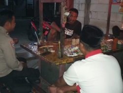 Bhabinkamtibmas Nongkrong Bersama Warga Bonangrejo Imbau Terkait Kamtibmas di Masa OMB
