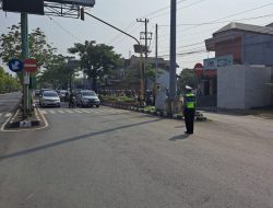 Hari Pahlawan, Satlantas Polres Demak Pimpin Mengheningkan Cipta di Simpang Bogorame