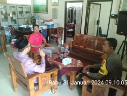 Cegah Gangguan Kamtibmas Jelang Pemilu , Bhabinkamtibmas Sambangi Toga Tomas