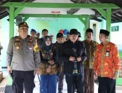 Monitoring TPS, Kapolres Demak Ajak Masyarakat Gunakan Hak Pilih Sesuai Hati Nurani