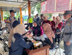 Polda Jateng Terjunkan Satgas Dokkes beri Pelayanan Kesehatan Pada Petugas Pemungutan Suara; KPPS Berikut Anggotanya Berterima Kasih Kepada Polri