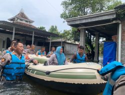 44 Desa di Kabupaten Demak Terendam Banjir, Polisi Evakuasi Korban Ketempat Aman