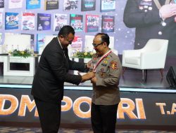 Irjen Dedi Raih Rekor MURI Perwira Tinggi Polri Penulis Buku Terbanyak