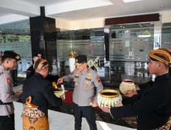 Irjen Pol Ahmad Luthfi; Tradisi Penyerahan Air suci Rangkaian HUT Bhayangkara ke 78 Simbol Polda Jateng Hadir Menuju Indonesia Emas