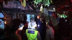 Dua Rumah Kayu di Demak Ludes Dilahap Si Jago Merah Polsek Kebonagung Bantu Padamkan