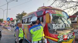 Satlantas Polres Demak Ajak Masyarakat Kibarkan Bendera Merah Putih Dalam Rangka HUT RI ke-80