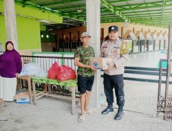 Jum’at Berkah: Polsek Karangtengah Bagikan Nasi Bungkus di Masjid Darus Suhada